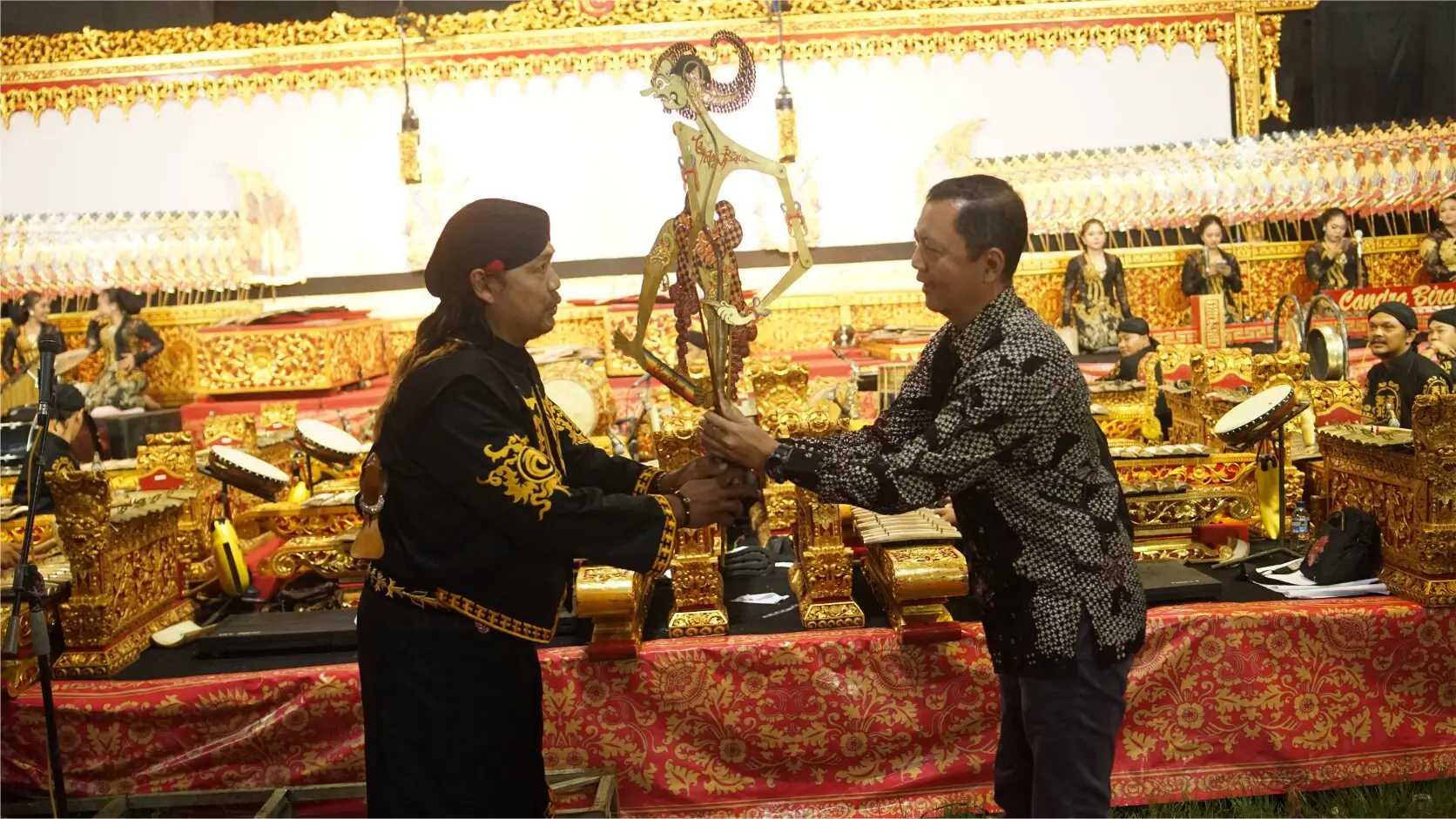 Kehangatan Senyum Warga
